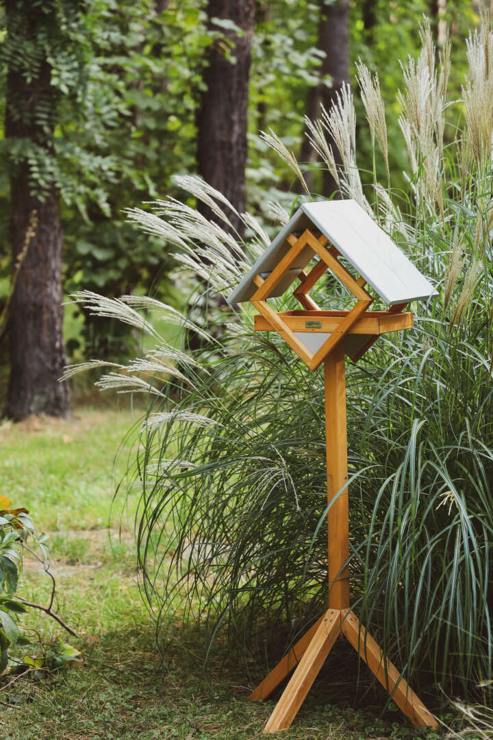 Vogelhaus aus Kiefer, grau / holzfarben